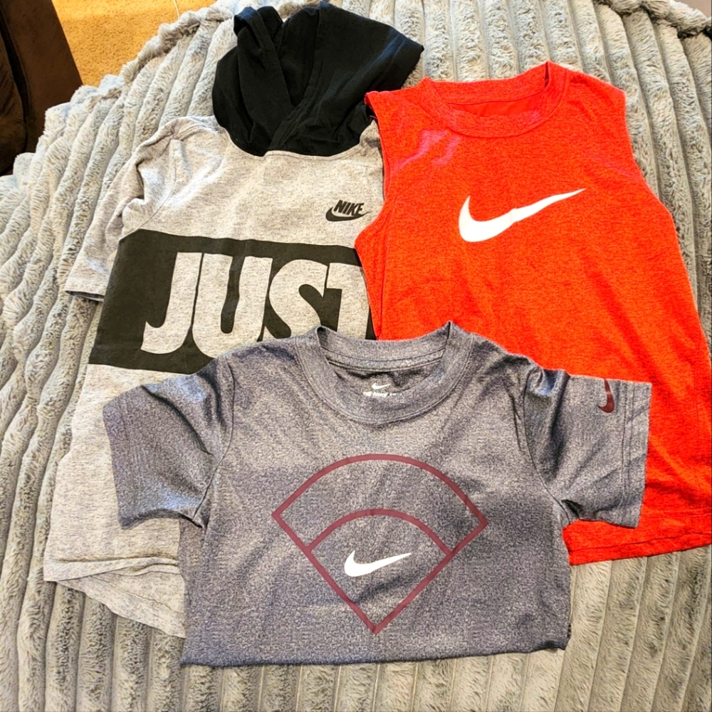 Nike shirts x3